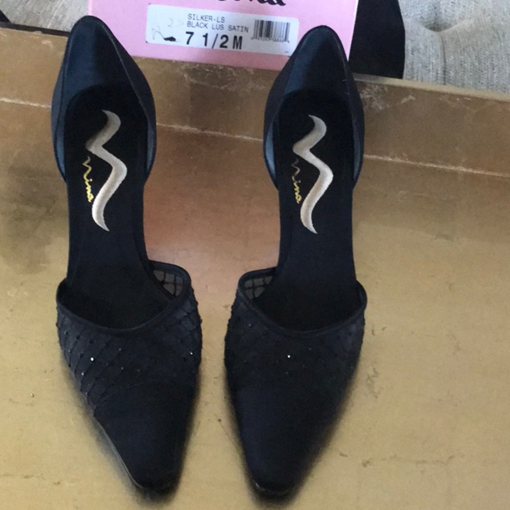 Black Luster Satin Pump